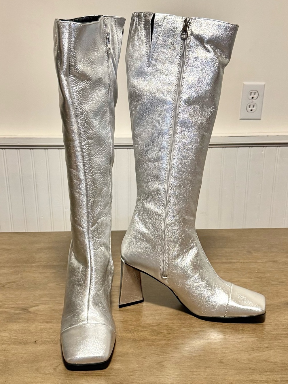 L'INTERVALLE “Made in Spain” Silver Over-the-Knee Block Heel Boots